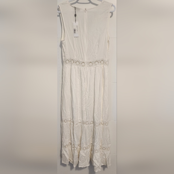 Molly Bracken White Woven Maxi Dress with Crochet Detail NWT - Picture 5 of 5
